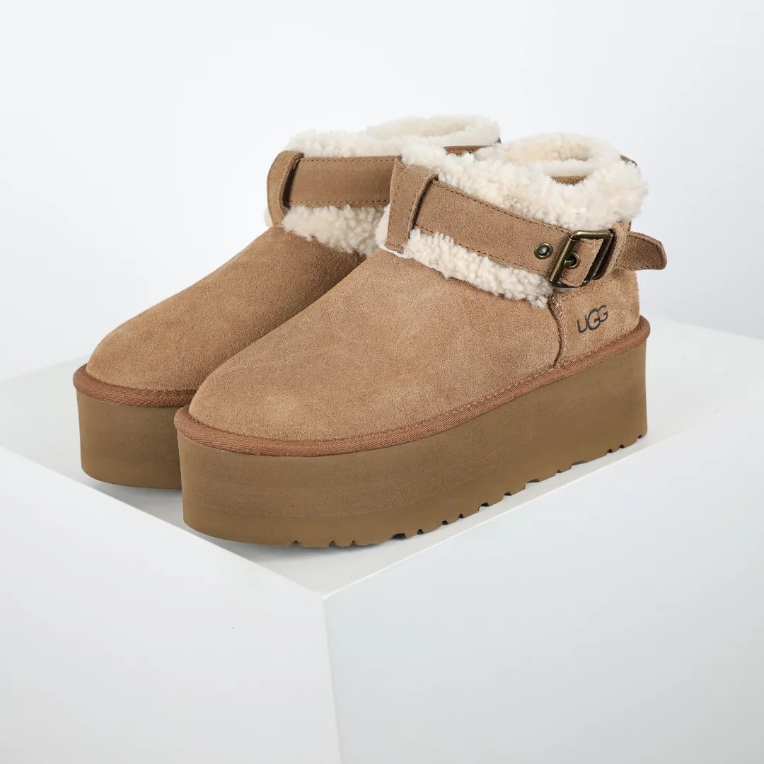 Pick up locally 💰660 Core recommendation Good price It is a very suitable choice for home use. In recent years, uug has launched a series of styles, which are partially geared towards the preferences of young consumers and have also moved to the forefront of fashion trends. Shoe body material: water-repellent coated suede upper, 17 mm UGGPURE™ implantable wool insole, lightweight non-slip and comfortable rubber outsole, with brand LOGO and trademark, with full packaging Size: 35 36 37 38 39 40